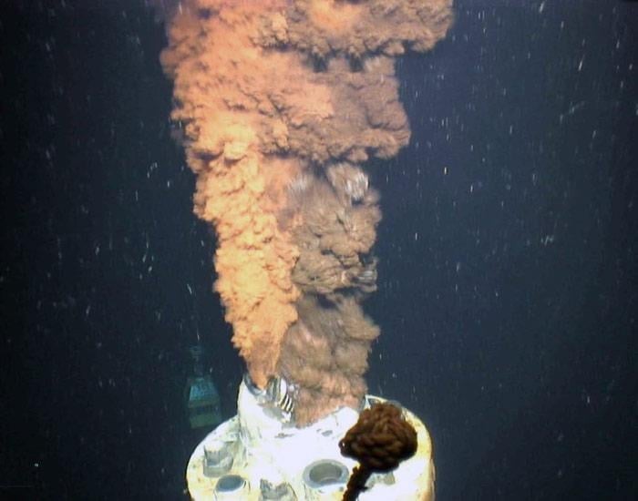 Macondo wellhead spewing oil and gas. Photo credit: U.S. Geological Survey