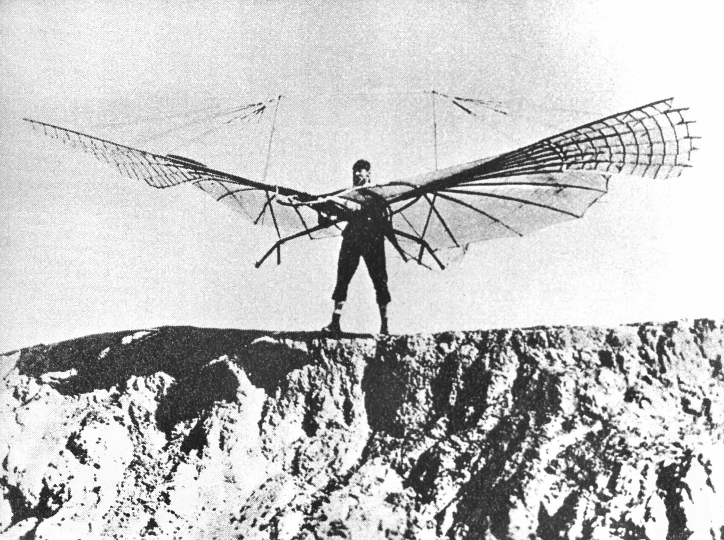 Otto Lilienthal mit Flügelschlagapparat am 16. August 1894