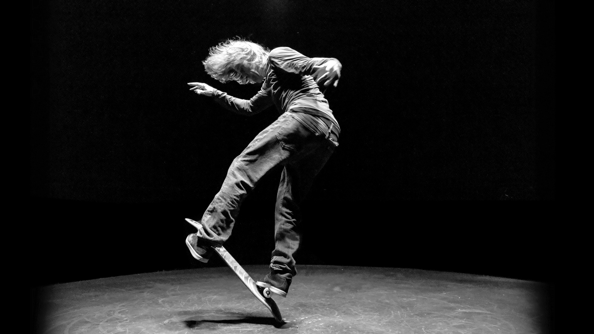 Rodney Mullen freestyle skateboarding. Photo credits to Rolling Stone.