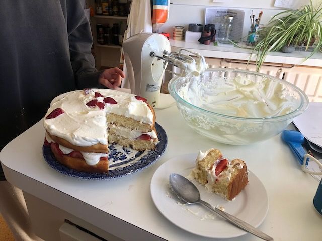 strawberry cake for L's birthday
