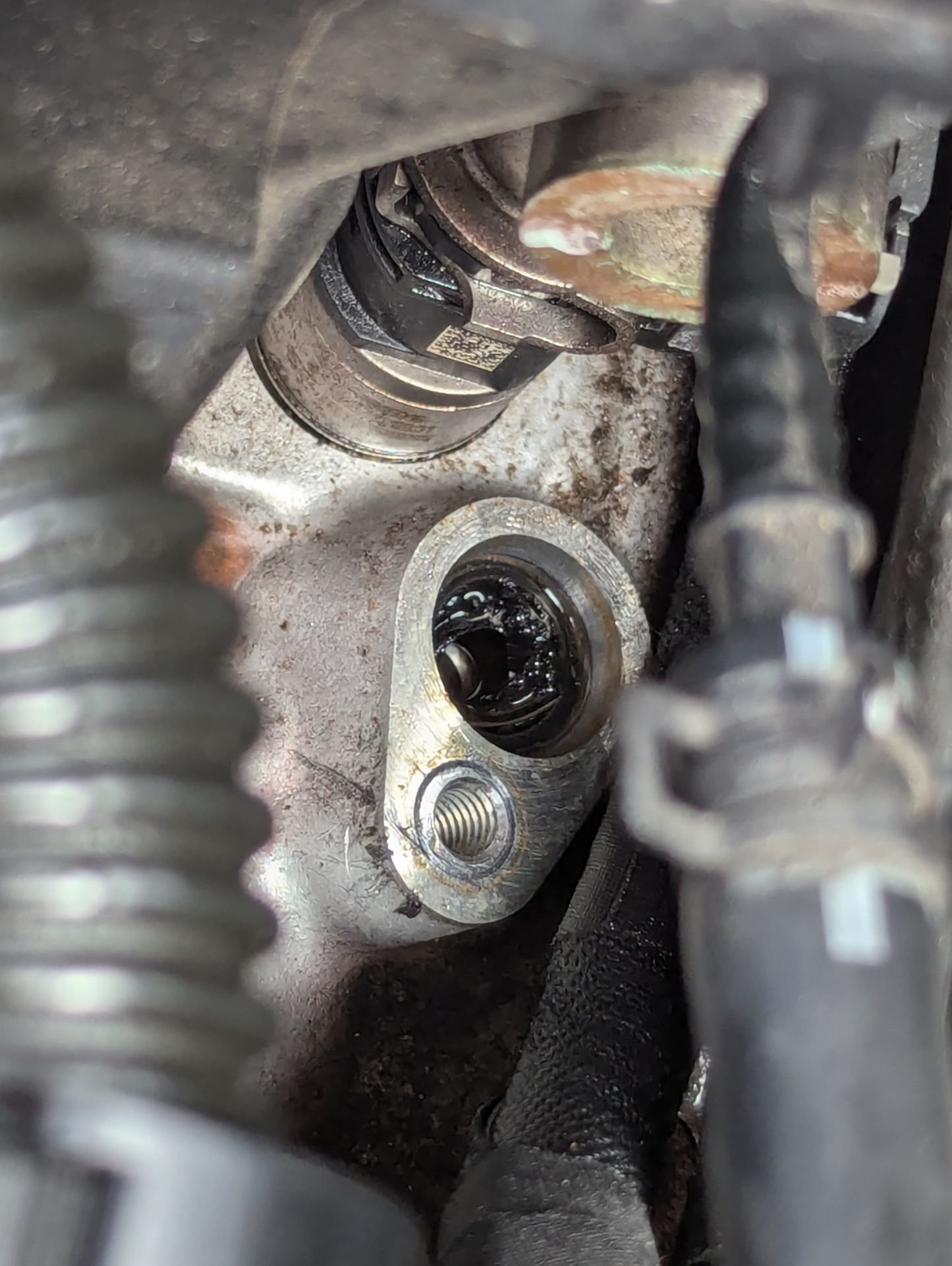 Bits of plastic and rubber O ring left behind.