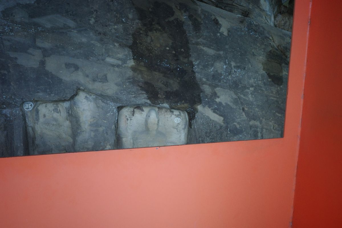 R0000868