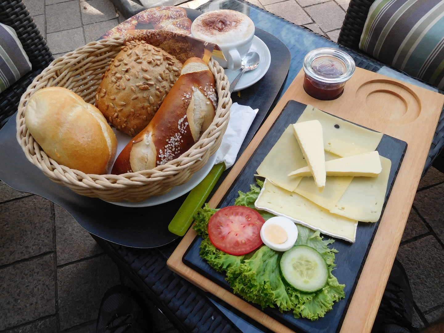 09:46:40