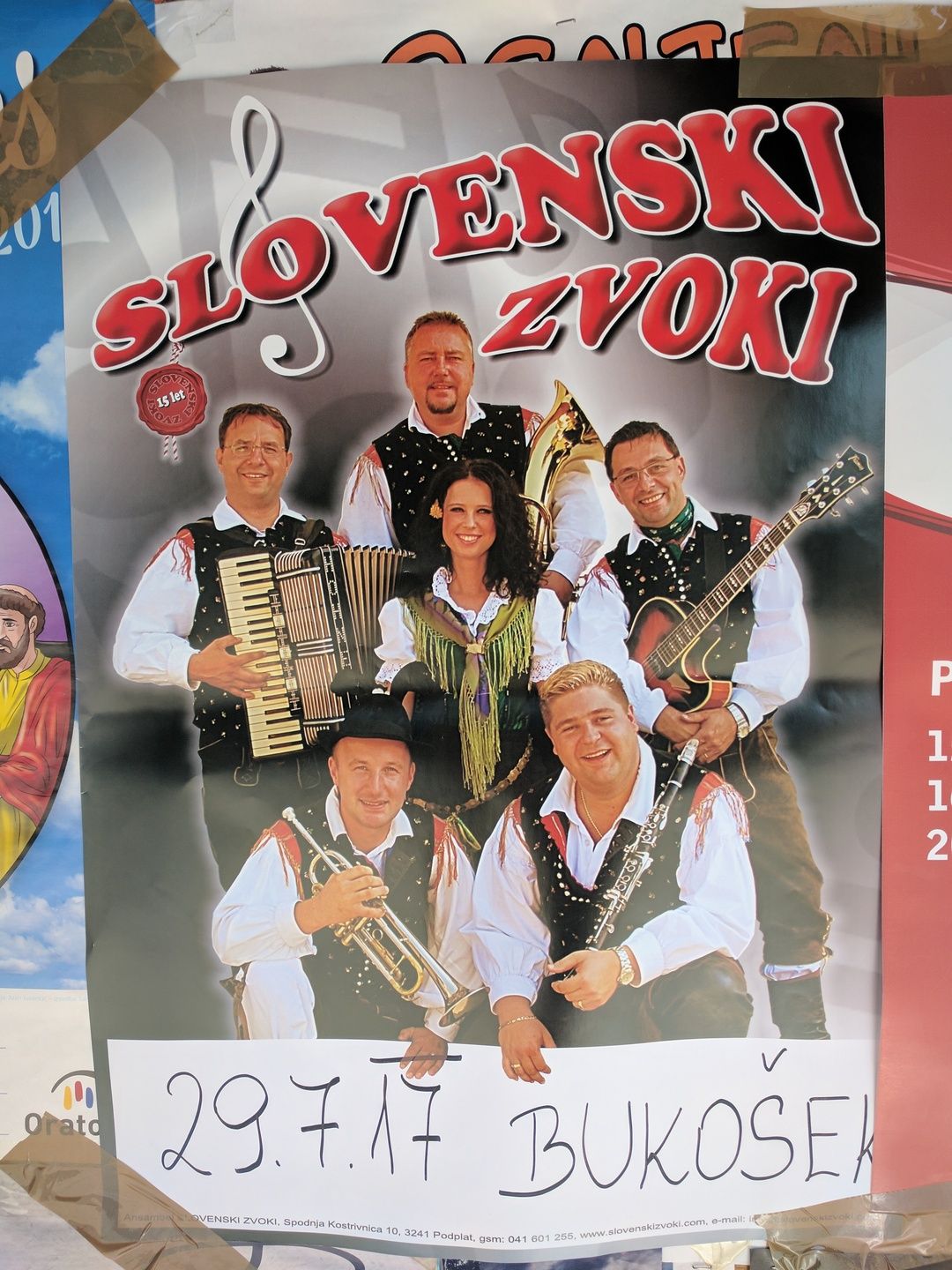 09:47:26 Posters for folk bands are everywhere!
