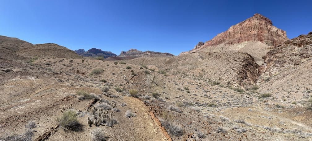 An open valley above Carbon Canyon