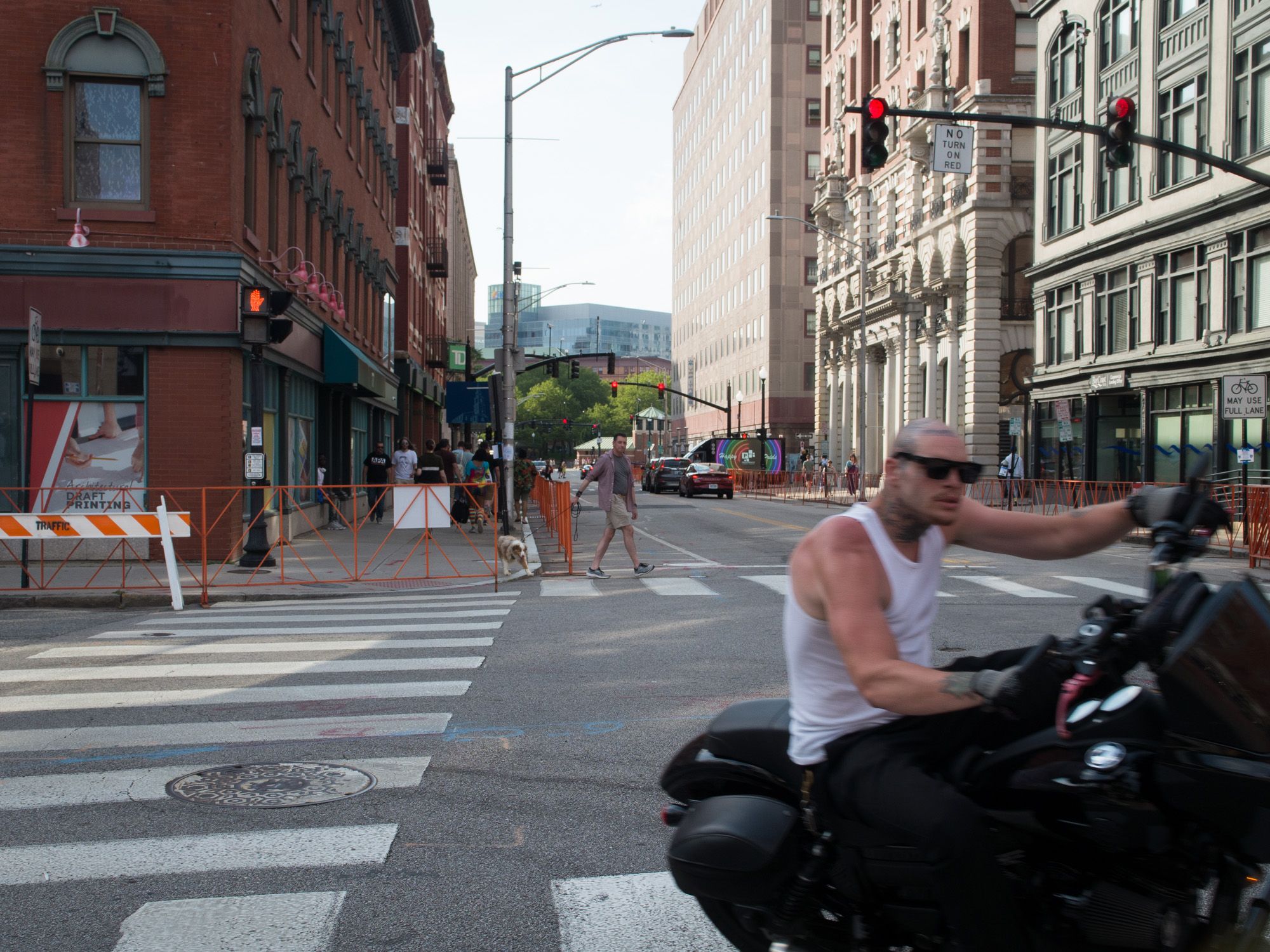 Ricoh GXR A16, 25mm, ƒ8.6, 1/310sec, ISO 200 — Before the Pridefest Parade