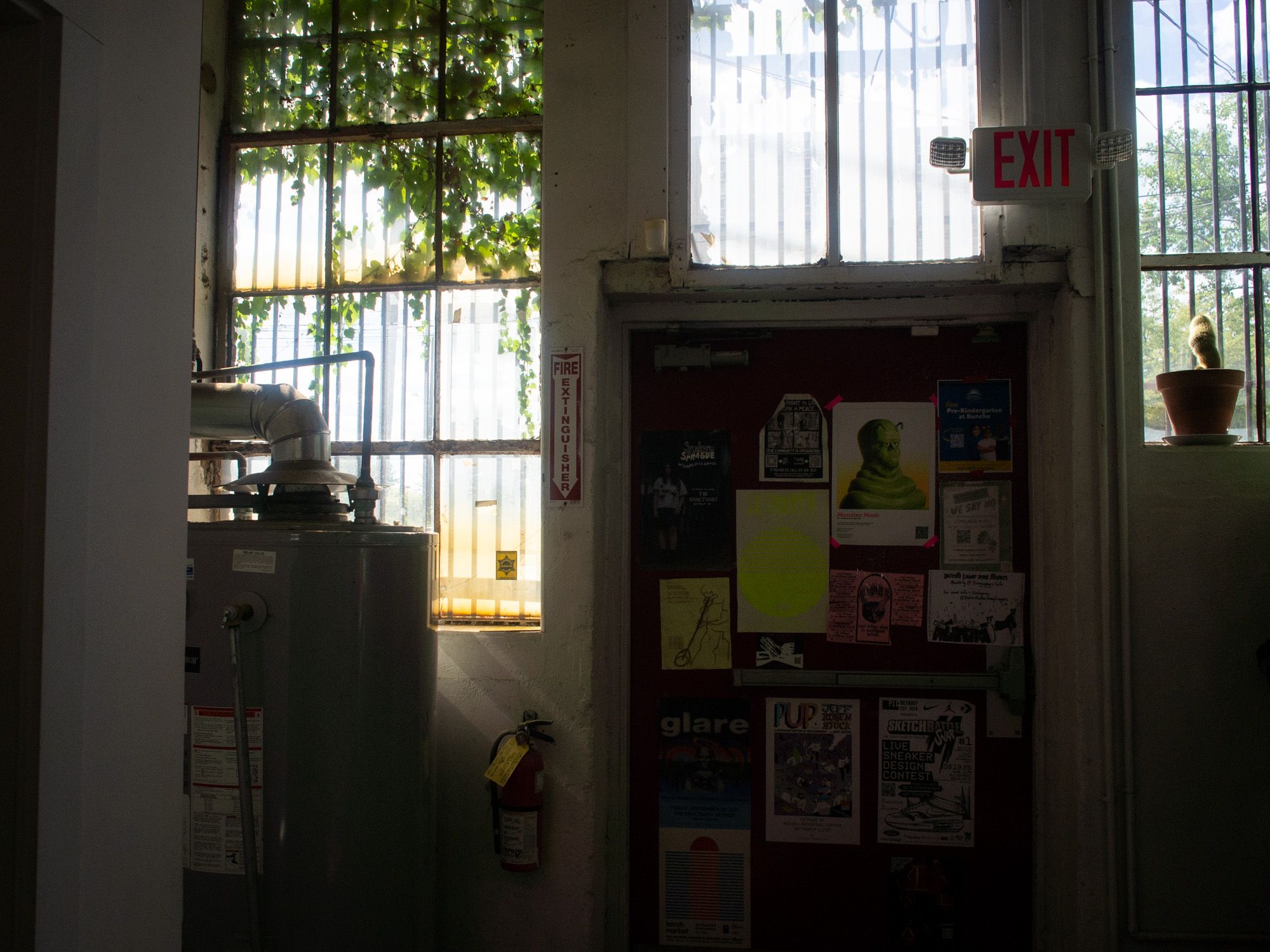 Ricoh GXR A12, 18.3mm, ƒ5.6, 1/750sec, ISO 200 — Trinosophes Cafe
