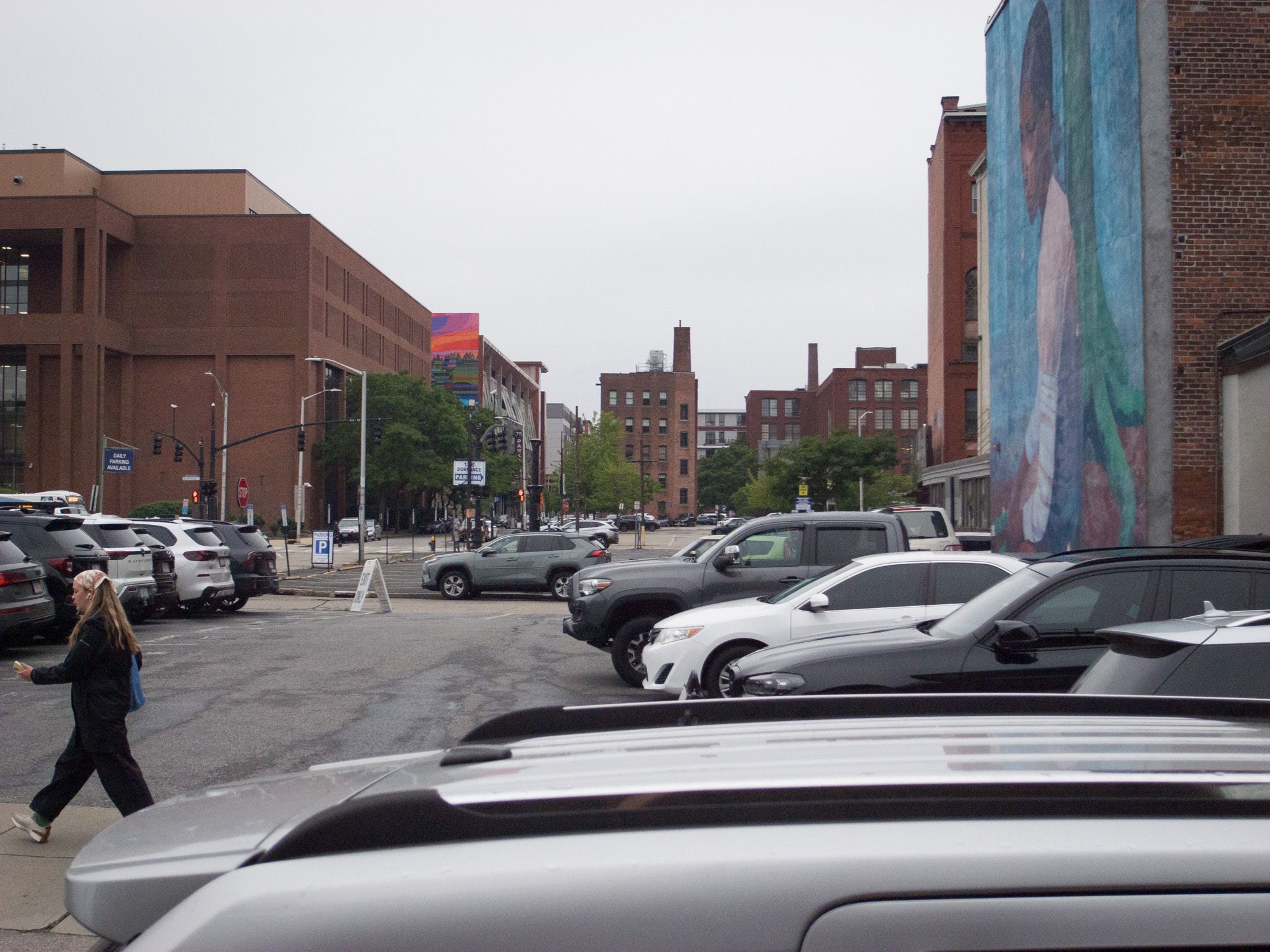 Ricoh Caplio GX100, 10.5mm, ƒ3.5, 1/310sec, ISO 200 — Downtown Providence