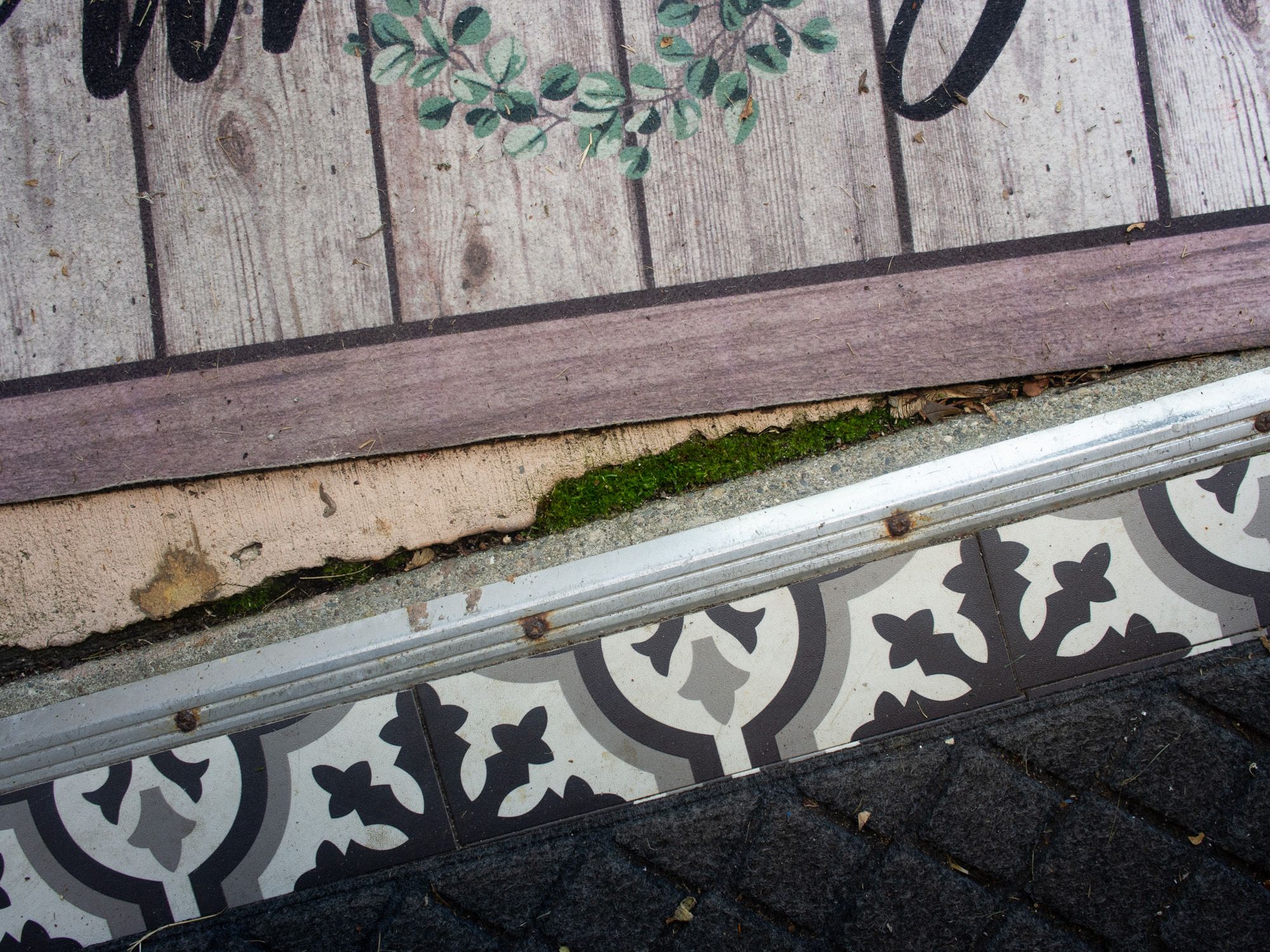 Ricoh GXR A12, 18.3mm, ƒ4, 1/140sec, ISO 200 — Family’s Patio
