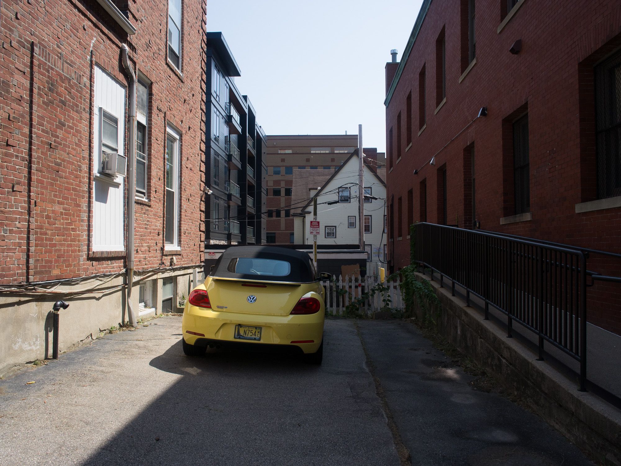 Ricoh GXR A12, 18.3mm, ƒ5.6, 1/800sec, ISO 200 — Near Thayer Street