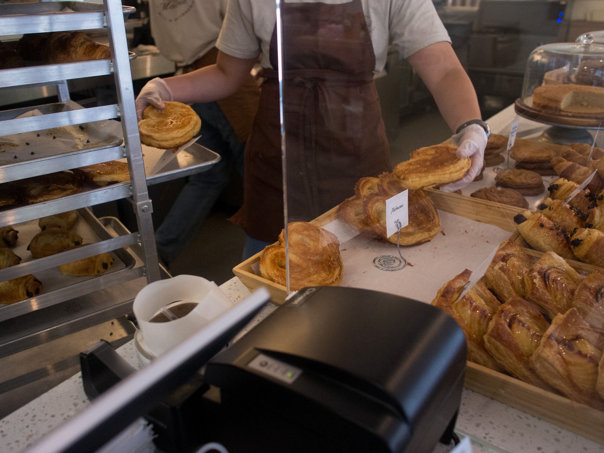 Ricoh GXR A12, 18.3mm, ƒ2.5, 1/250sec, ISO 1250 — Madrid Patisserie