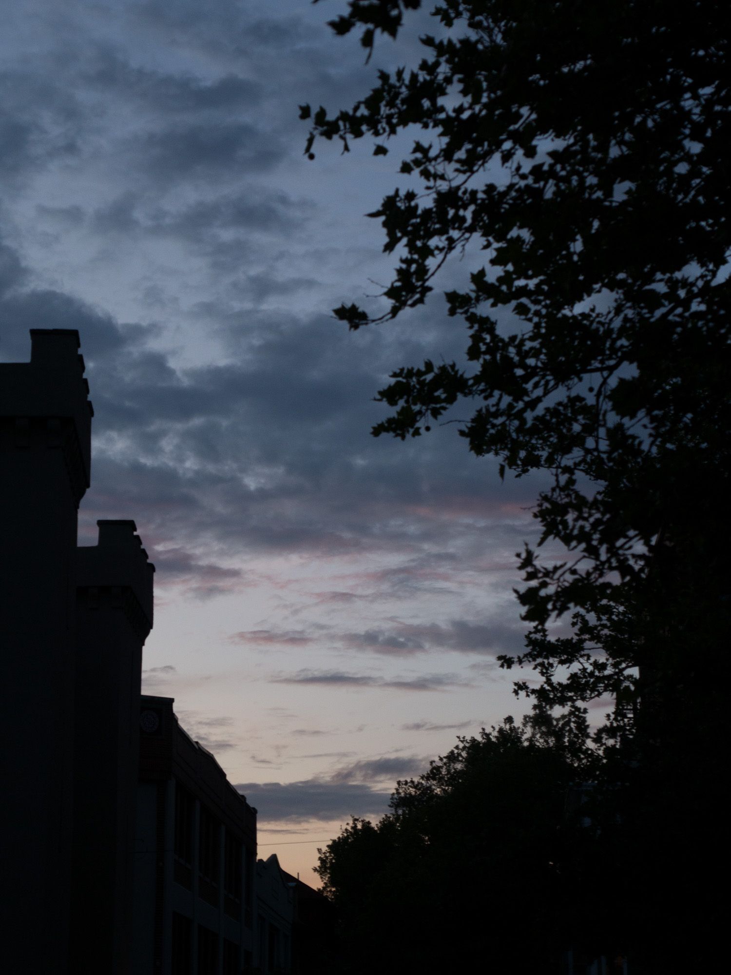 Ricoh GXR A16, 47mm, ƒ5.3, 1/125sec, ISO 519 — Along Benefit Street