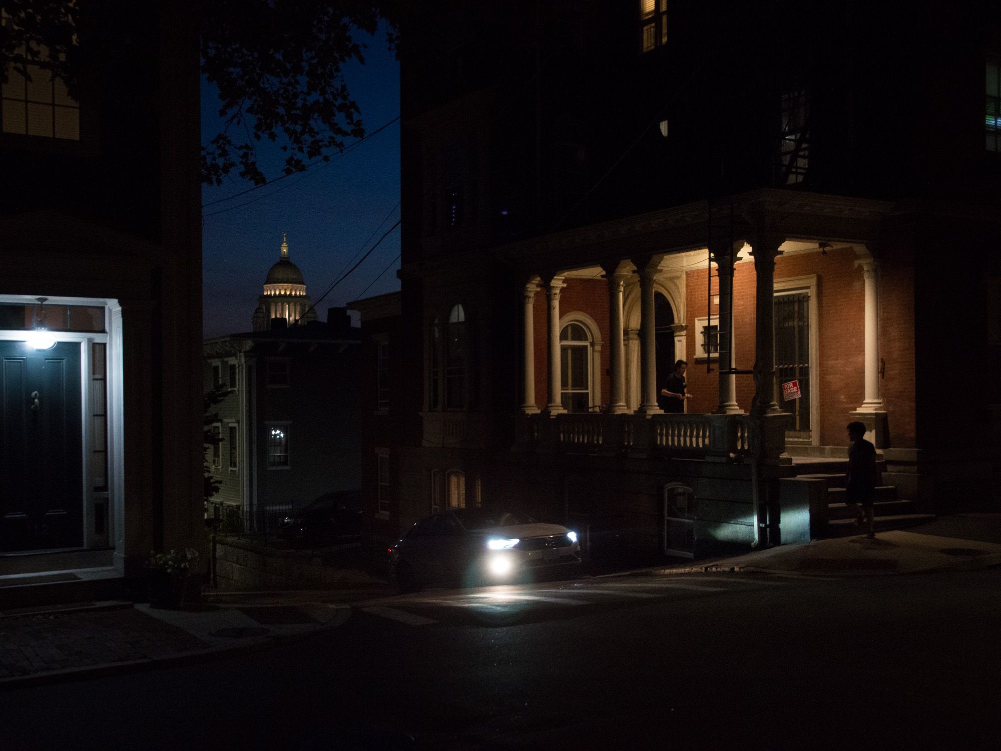 Ricoh GXR A16, 25mm, ƒ4.3, 1/45sec, ISO 3200 — Along Benefit Street