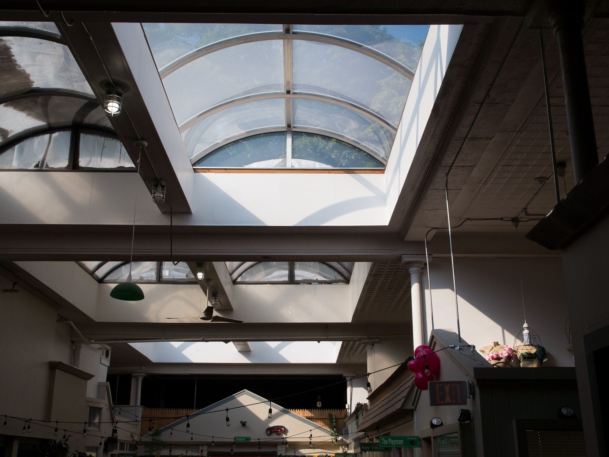 Ricoh GXR A16, 23mm, ƒ7.5, 1/750sec, ISO 200 — Still on Main, Pawtucket