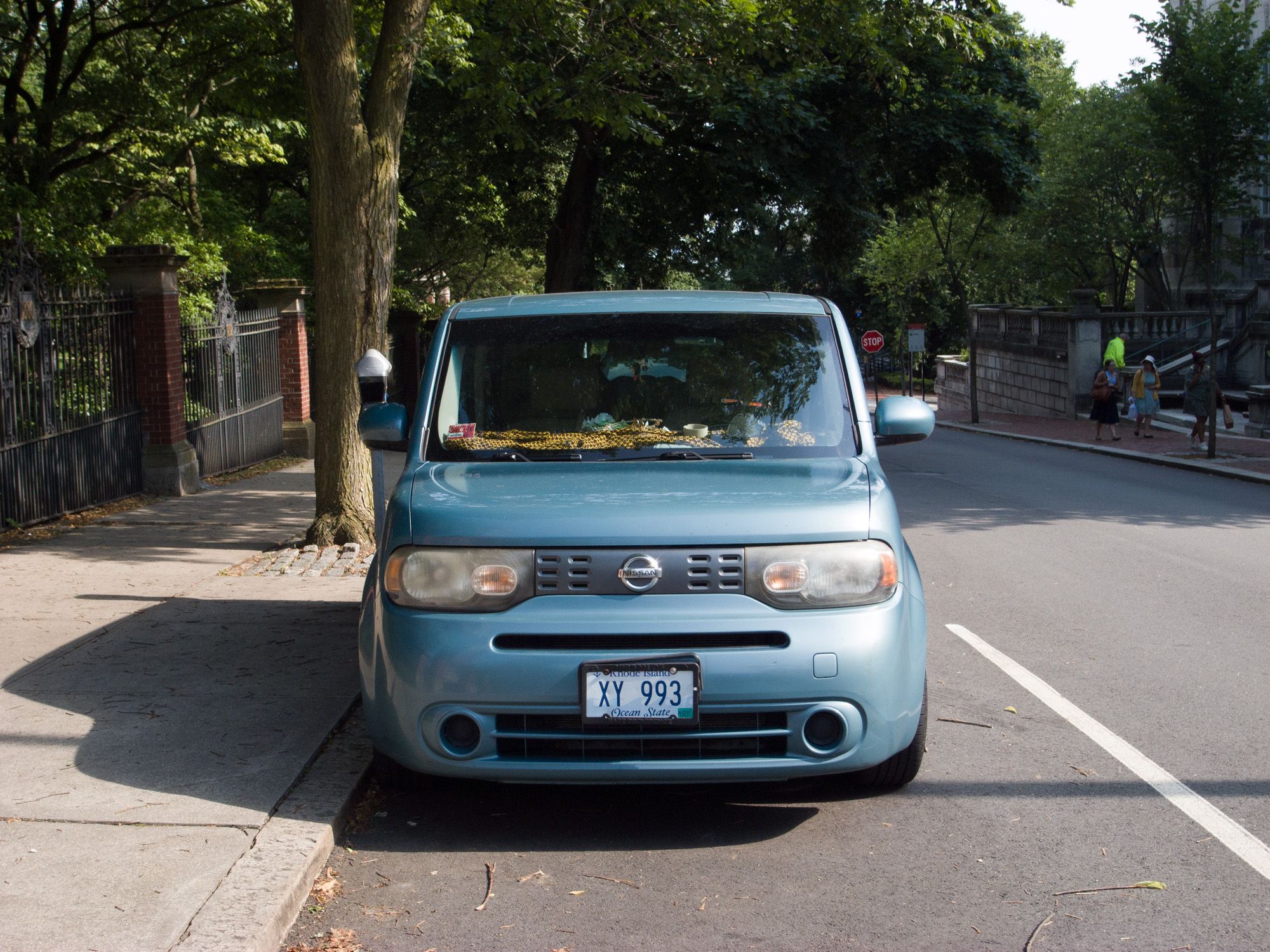 Ricoh Caplio GX100, 8.8mm, ƒ3.2, 1/750sec, ISO 100 — Near Brown University