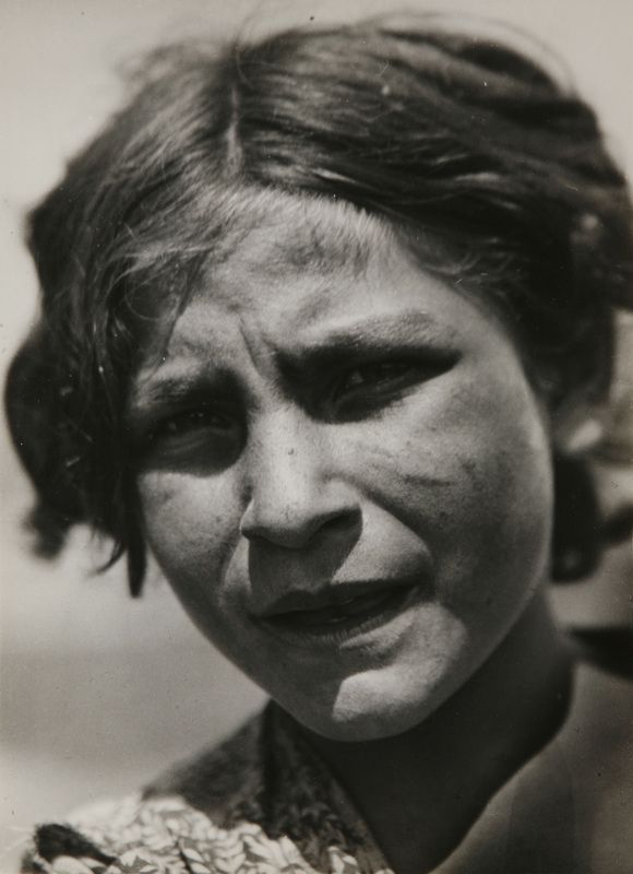 imre kinszki, untitled, hungary, gelatin silver print, c. 1930; (30 cm x 41 cm) collection vintage galéria, budapest