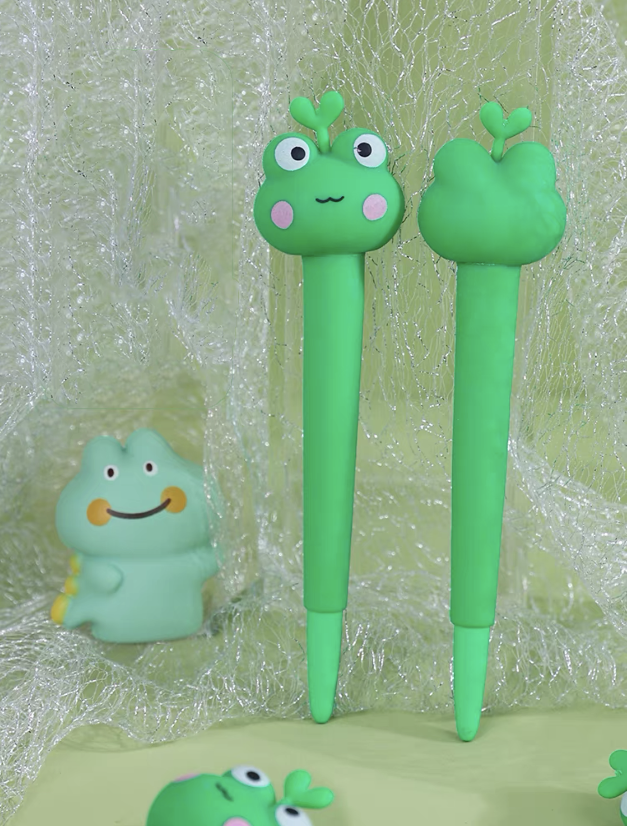 Squeezable Froggy Pen