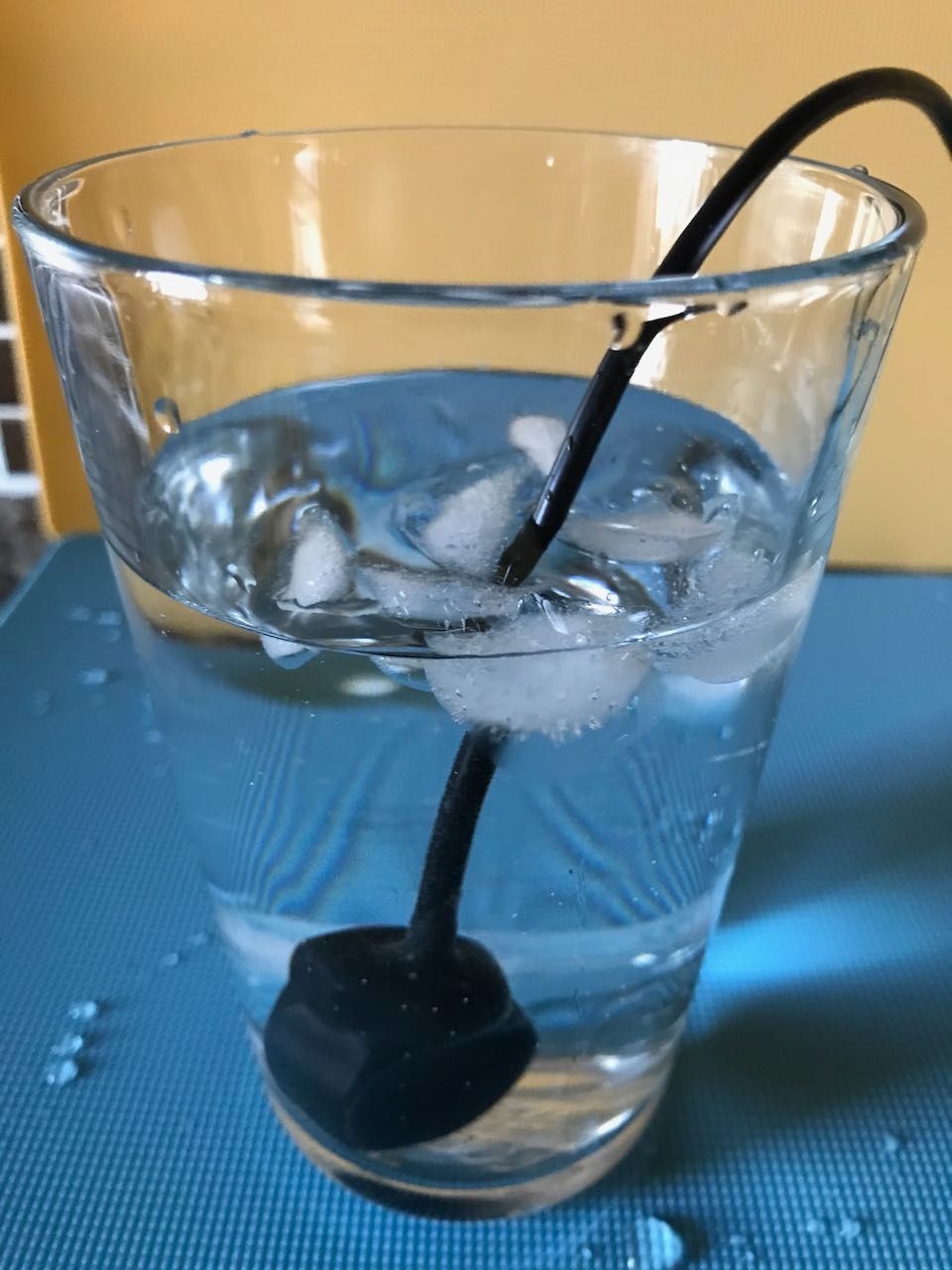 ‘Gin and Tonic’ Ice cube hydrophone recordings
