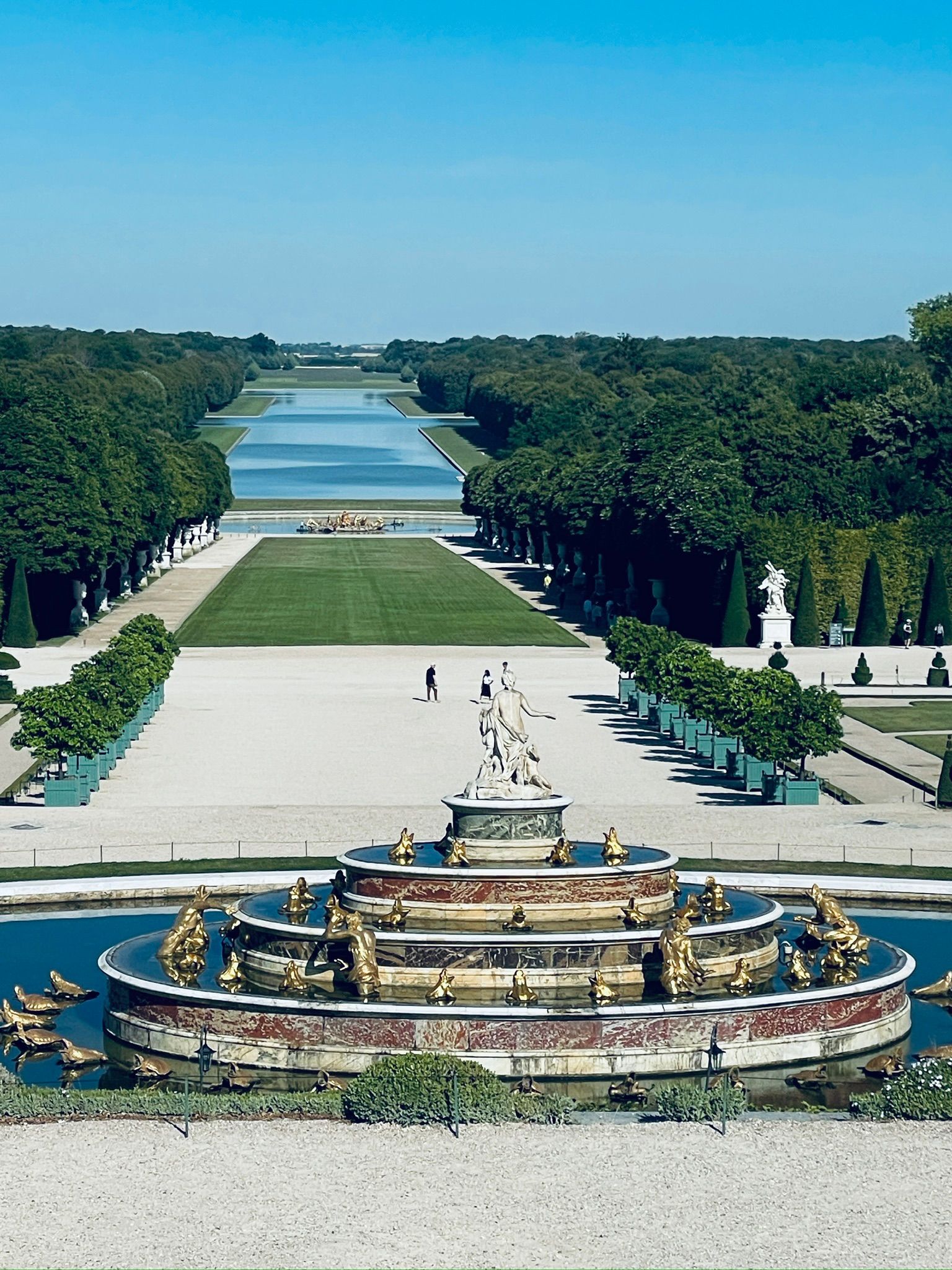 A fountain in a park AI-generated content may be incorrect.