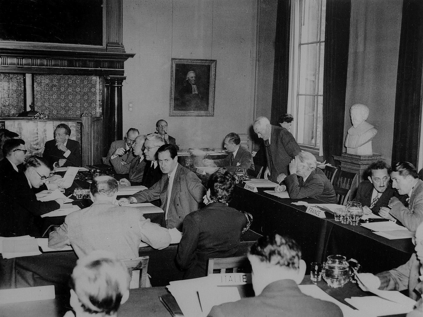 Many of CERN’s founders gathered for the Third Session of the provisional CERN Council in Amsterdam on 4 October 1952
