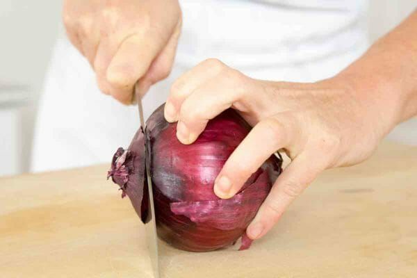 cut-onion-slice-stem-end-600x400