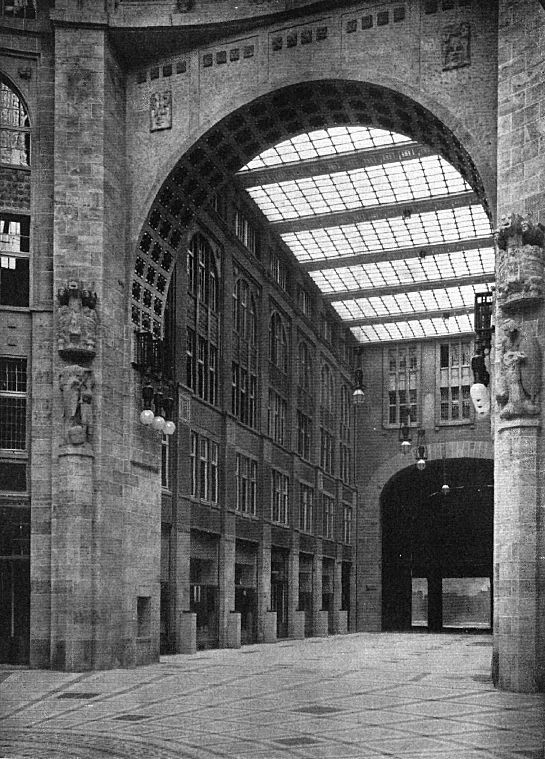 Friedrichstraßenpassage, before the war.
