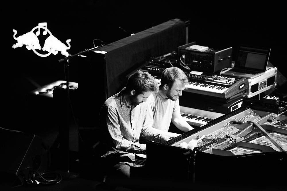 Nils Frahm and Jean Kapsa live at Villette Sonique Festival, Cité de la Musique, Philharmonie de Paris. Photo © Sarah Bastin.