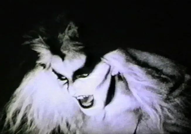 Bust-Up (1989) - 7min, 16mm
