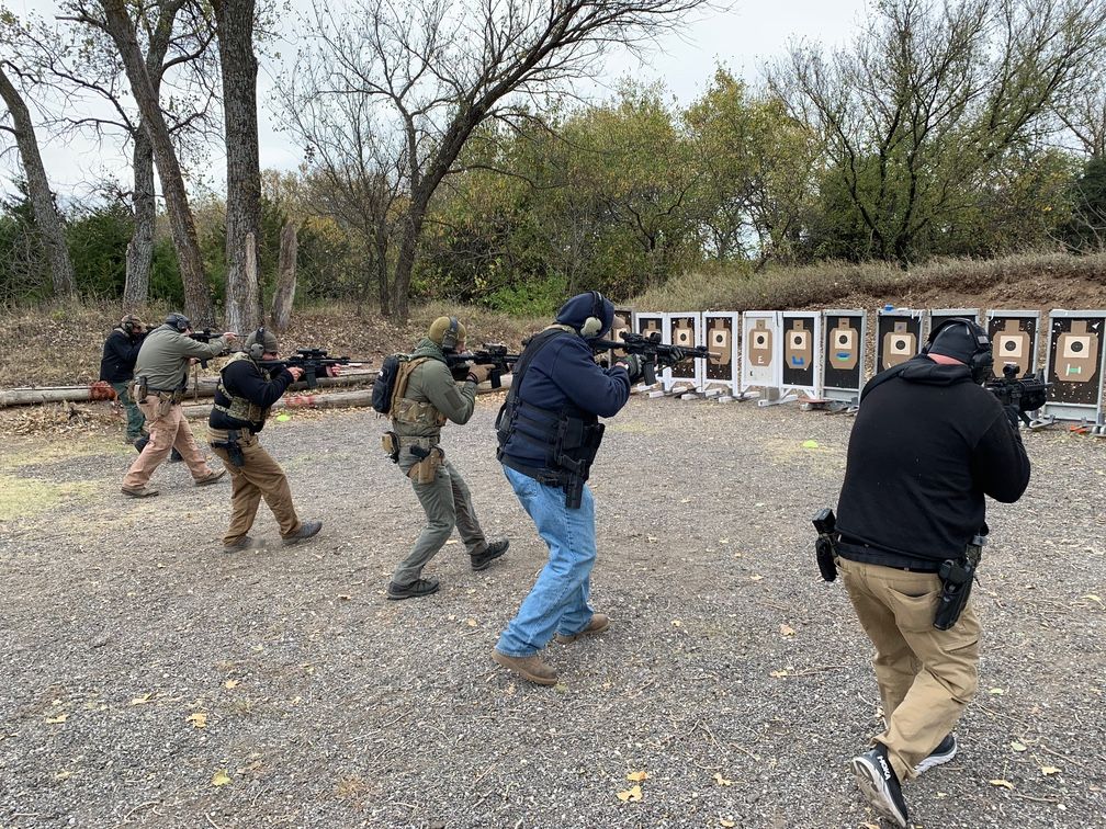 Shooting on the move with carbines