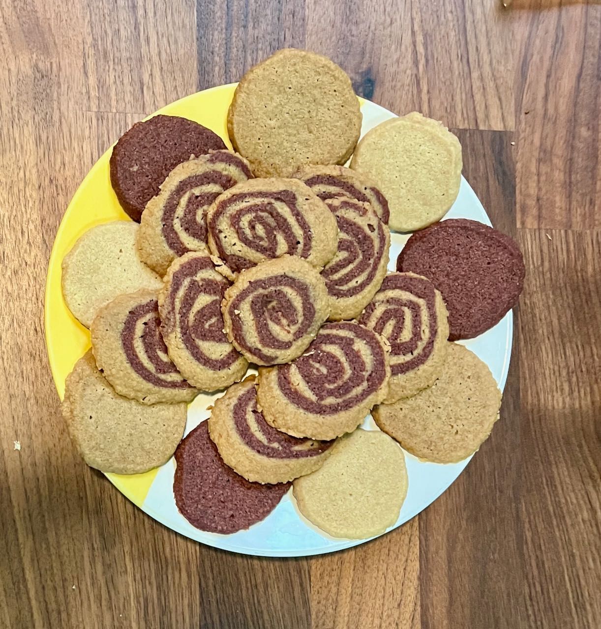 tan cookies - mushroom powder, purple cookies - duh, annoyingly thin swirls - both, lightest cookies - control