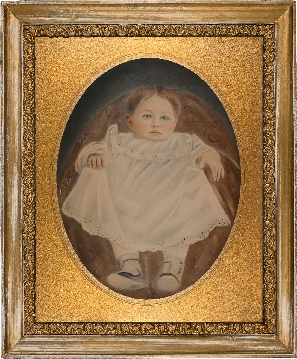 066 Baby portrait with gold oval mat