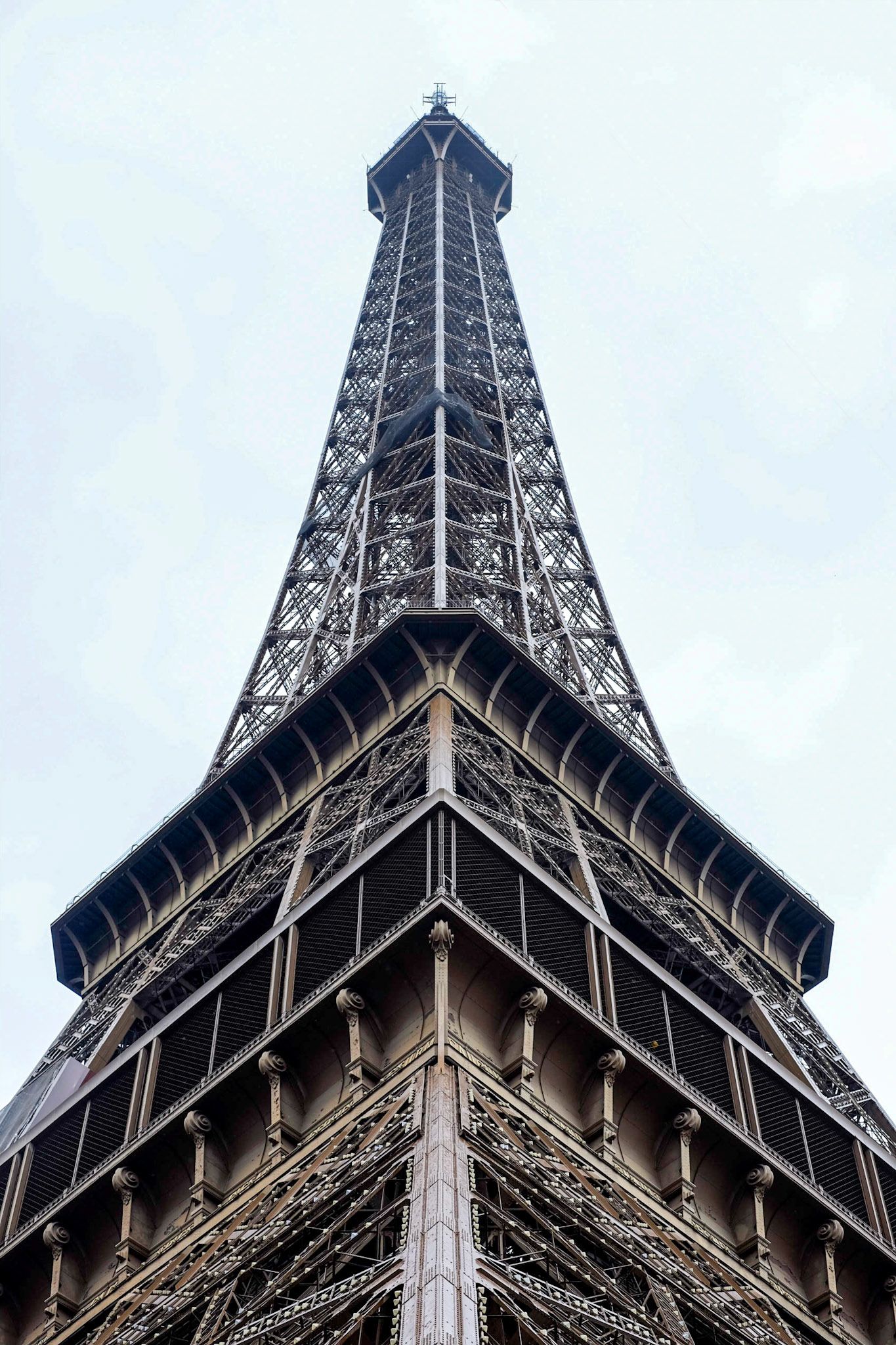 Eiffel Tower upper details
