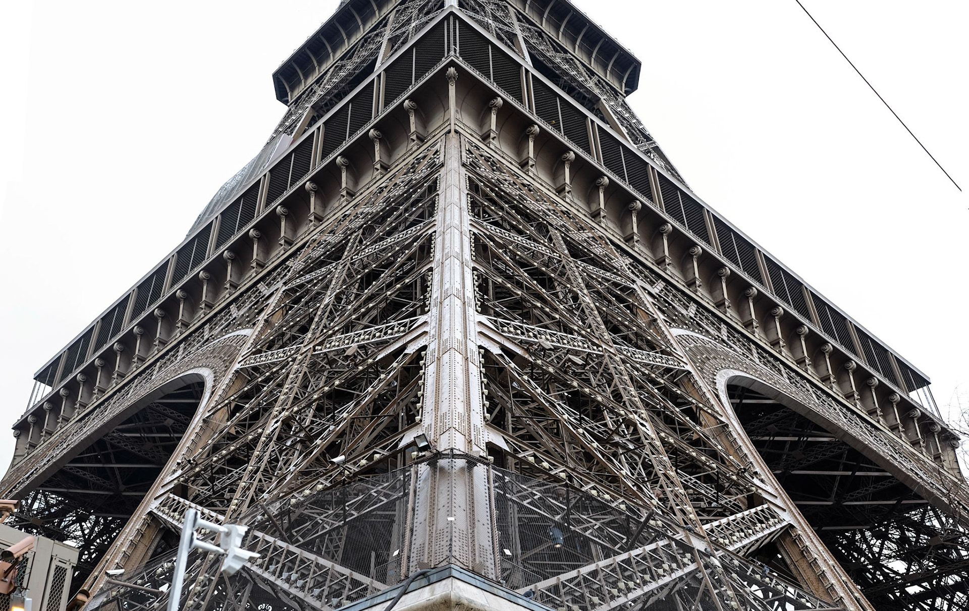 Eiffel Tower lower details
