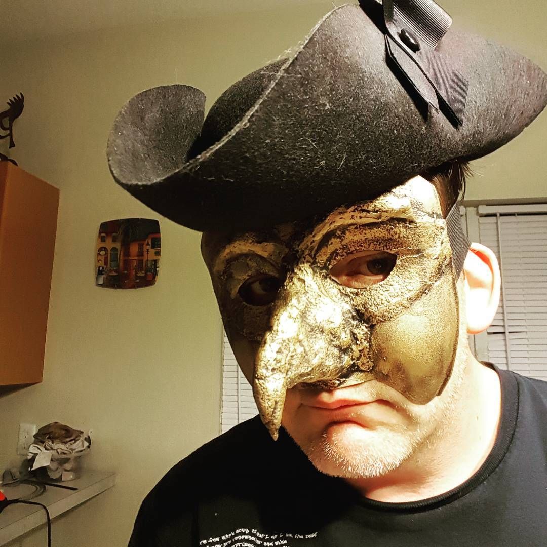Time for some pre @dragoncon@instagram.com postings! I just finished up a quick mask build for the Dragoncon masquerade, this should be fun to wear! mask worbla