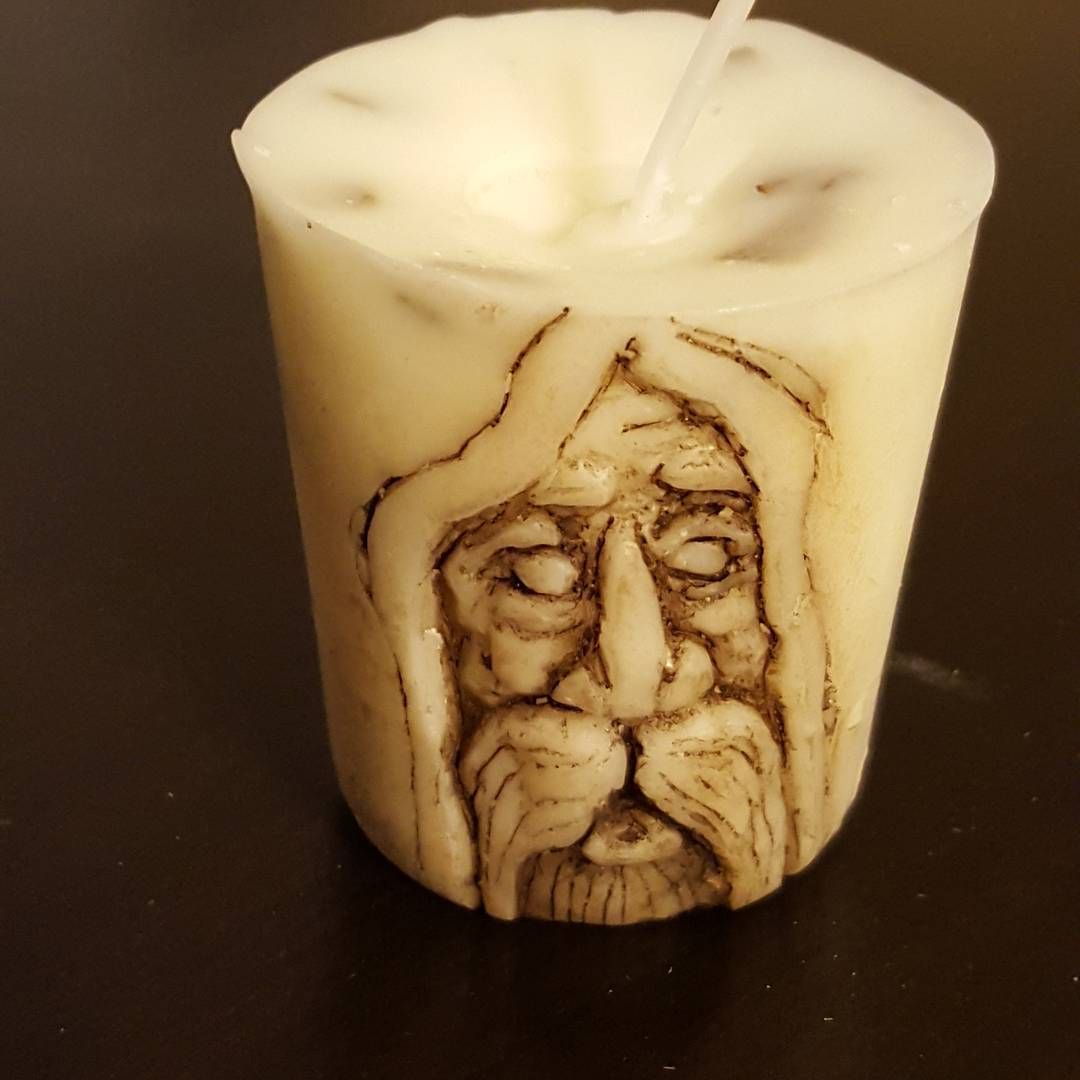Quick test carving in wax just to see what it’s like. Sage candle carved with a sage, seemed perfect! dailyart