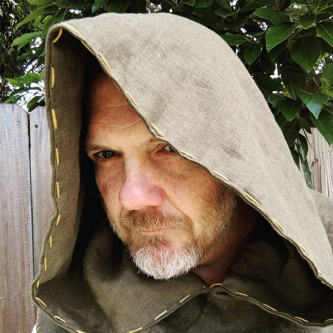 Well I haven’t been making much of any thing this summer due to work and life but it’s time to prep for @weekendwarriorexperience@instagram.com so first up, a new hood! I love cloaks but they just aren’t back quiver friendly so a simple Viking hood for this year! Think I’m channeling my inner like Skywalker here a little too… Humm Haven done a starwars cosplay yet… fellandfair rangers archer