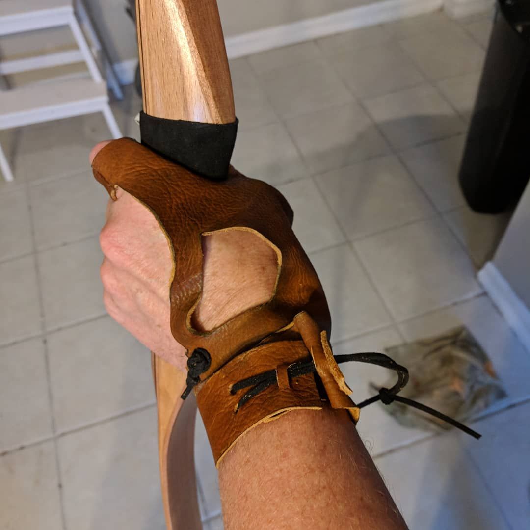 Hey I remember to take a picture of the finished leather shooting gloves! It’s super comfy and should help greatly with protecting hands from flying arrows. Next up is right handed gloves cuz bow strings hurt after a few dozen shots. leatherwork archery larp