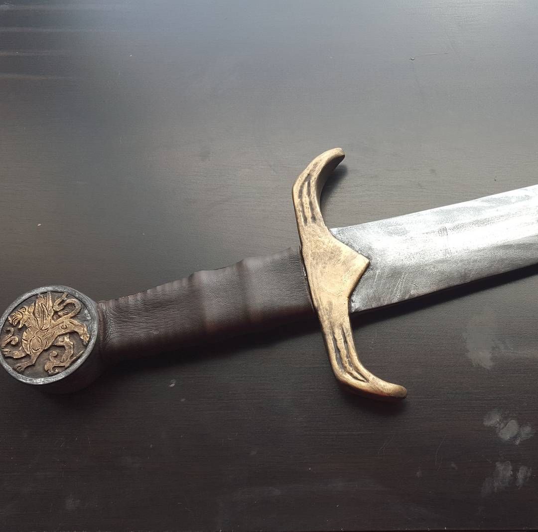Finished up the greywarden Griffin dagger this weekend, I’m having fun making sword again! This is part of my cosplay for my blackwall dragonageinquisition I have a sword in the works as well. Check out my store if you want to get your hands on one of these daggers!