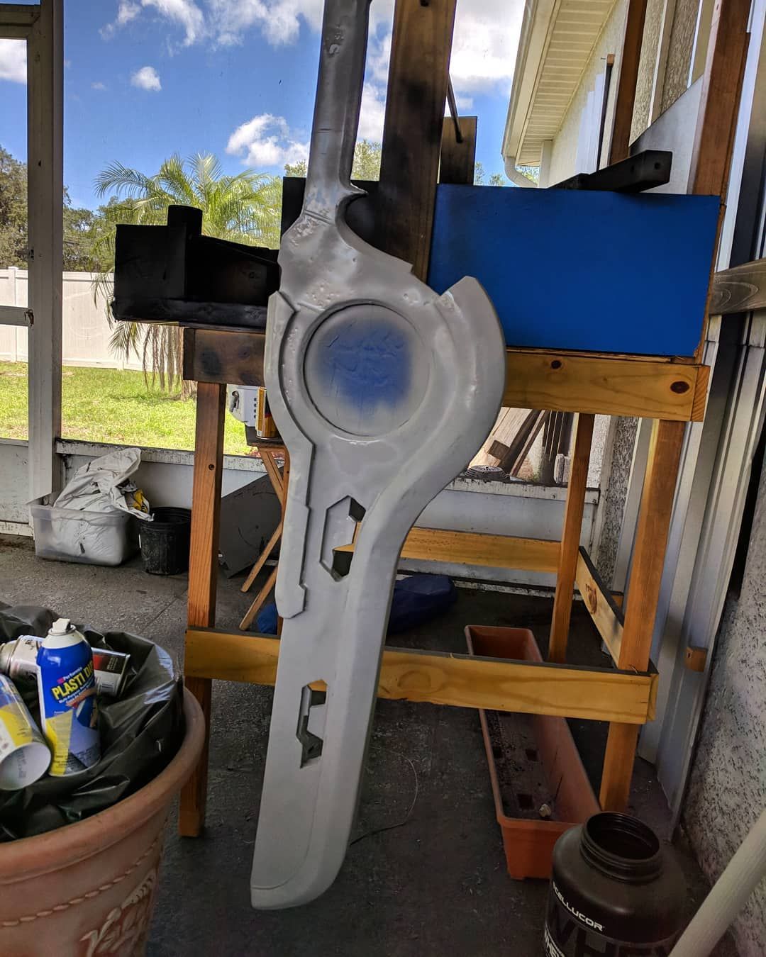 The monado is ready for its cherry red paint job! Things are coming together, just 2 days till the con, love the concrunch, only way I get things done sadly.