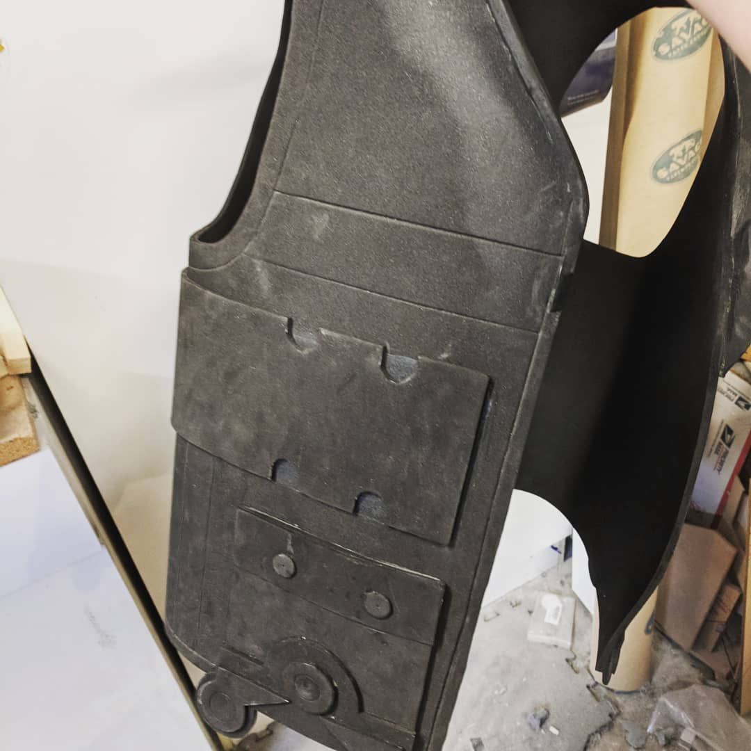 Shulk foam vest, ready for sealing and a paint job, that’s my 1 day vest that ended up taking a day and a half because the laser decided to quit running and let me cut it all by hand. I’m bitter with that laser right now! foamsmith