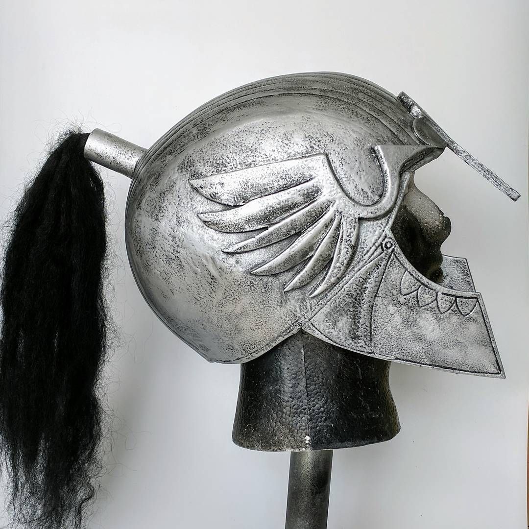 Blackwall’s griffon helm is done! I’m pretty happy with how it turned out and I can’t wait to wear it at dragoncon2017 finally finished a cosplay to the exact specifications that I laid out from the beginning. Usually I end up leaving out some part of the original plan due to time constraints. Yay! Photoshoot has already been scheduled. 😀. All eva from @tntcosplaysupply@instagram.com dragonageinquisition foamprops dragonage **_Blackwalls_Helm