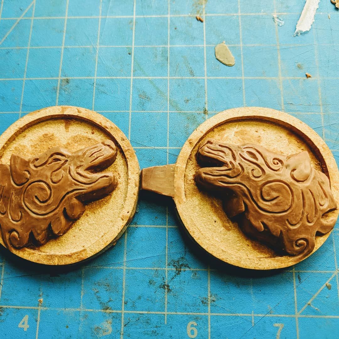 Time for mold making! I looked at the cure time on the mold star 60… 24 hours! 😂 Don’t the know I haven’t got that kind of patience? I’m so spoiled by mold star 16 fast an it’s 30 min cure time! Well hopefully later this week I’ll have these guys cast! waiting larp cloak sculpture jewelry moldmaking