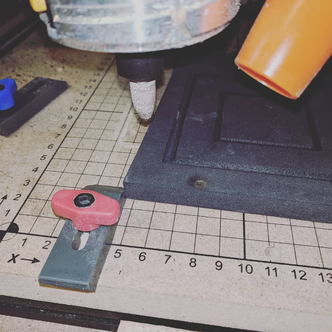 I was experimenting with the xcarve recently and decided to give Eva foam a try. Why not? Well it didn’t turn out very smooth with the mill bits so I decided to use a drimel bit that I like to use on Eva. Now we’re getting some where! Got a pretty smooth and perfect V shaped carve.. hummm wip eva foamsmith foamprops
