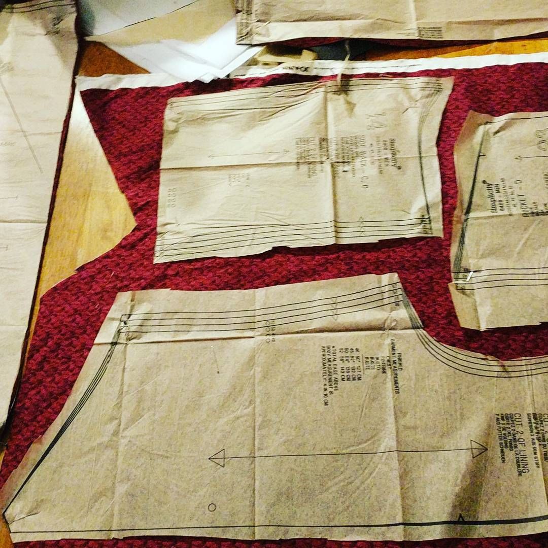 Waiting for paint to dry tonight so I thought I’d start on the best I’m making! Vest, hood, helm, that’s what I call doing nothing for dragoncon2017 haha. **_Sewing_Action