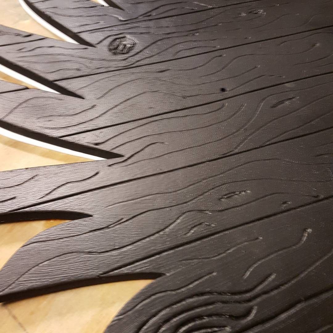 Making good progress on the Blackwall shield! The back is ready for the final paint job and I’m just finishing up the griffion on the front. I’m pretty excited with how the wood side turned out, can’t wait to get the painting done. cosplaywip dragonageinquisition