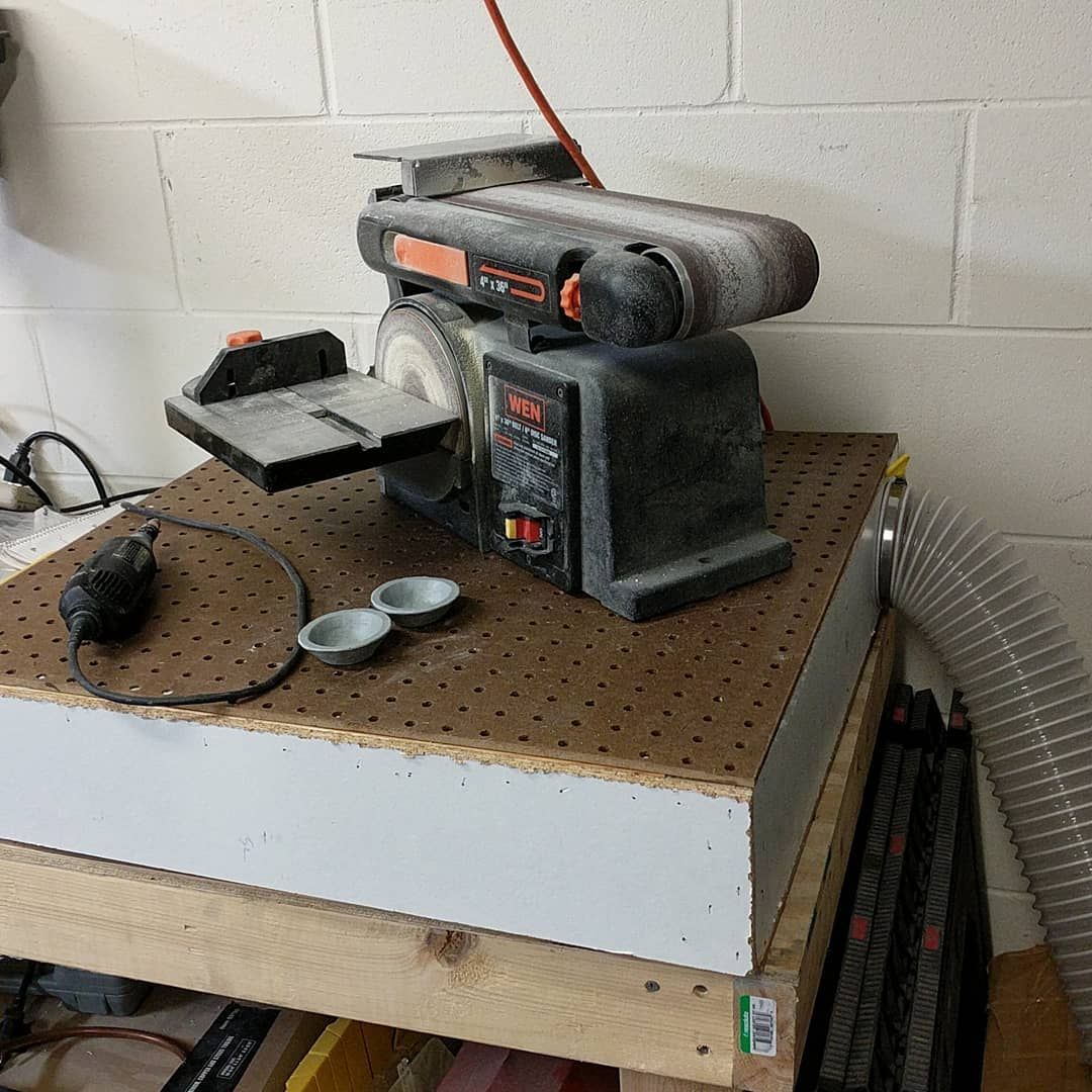 Its workshop weekend! Due to a misunderstanding on my part I missed out on the brewers ball today but decided that I would at least gets things done in the workshop check out our new sanding table. The vacuum pulled the dust down and into the box to help fight our dust problems! Yes we have had major dust issues but with the addition of a serious dust collector, no more!