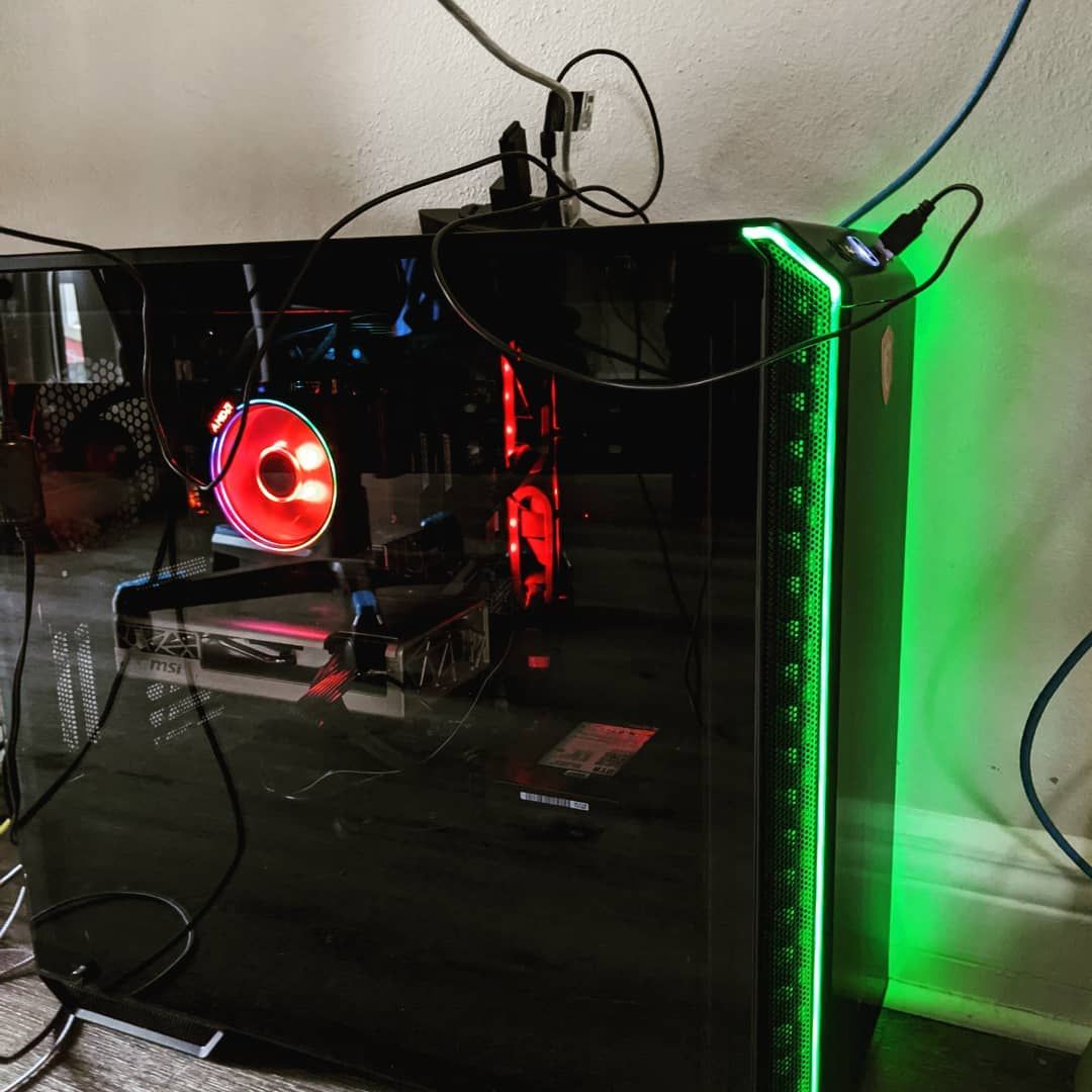 Built something a little different yesterday! Ahh basking in the new PC glow. Ready for all the new games coming this year as well as some snappy 3d modeling😁gamingpc
