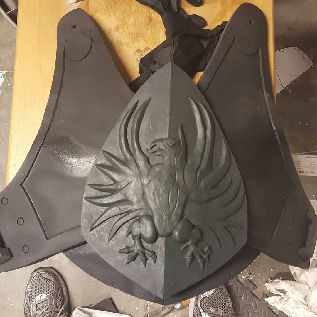 Blackwall griffin for his chest armor is all cast and ready for painting! Looking forward to wrapping this armor up this weekend. dragonageinquisition dragonagecosplay
