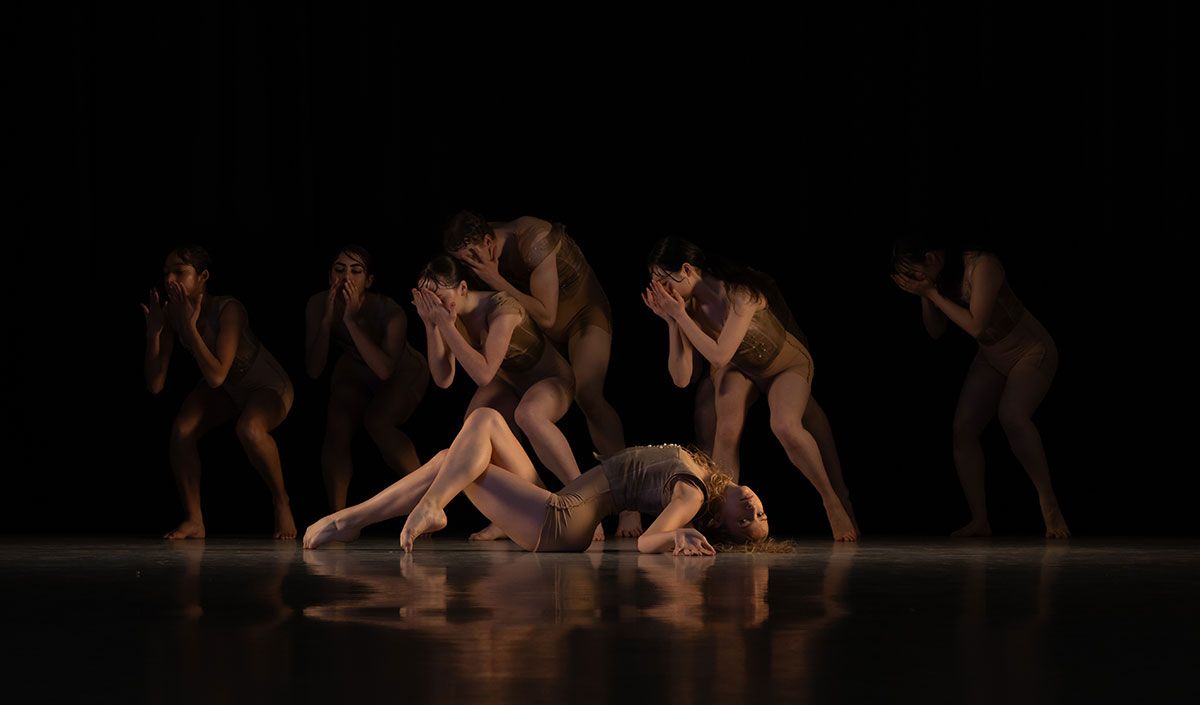 Emily Clarke in Daniel Davidson’s “I think we’re on different planets”. © Photography by ASH