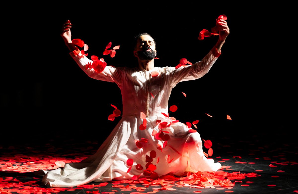 Aakash Odedra in ‘Songs of the Bulbul’. © Foteini Christofilopoulou.